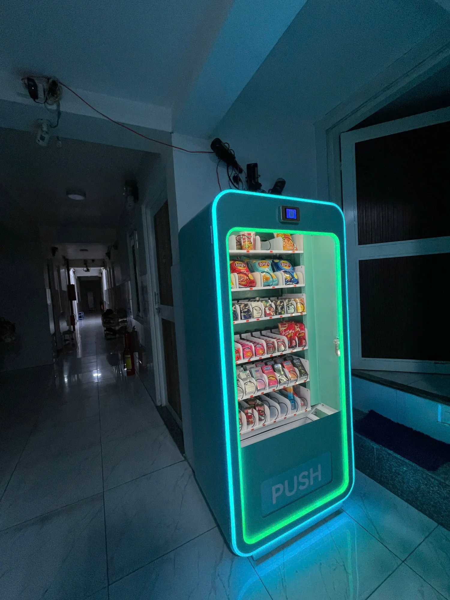 Máy bán hàng tự động